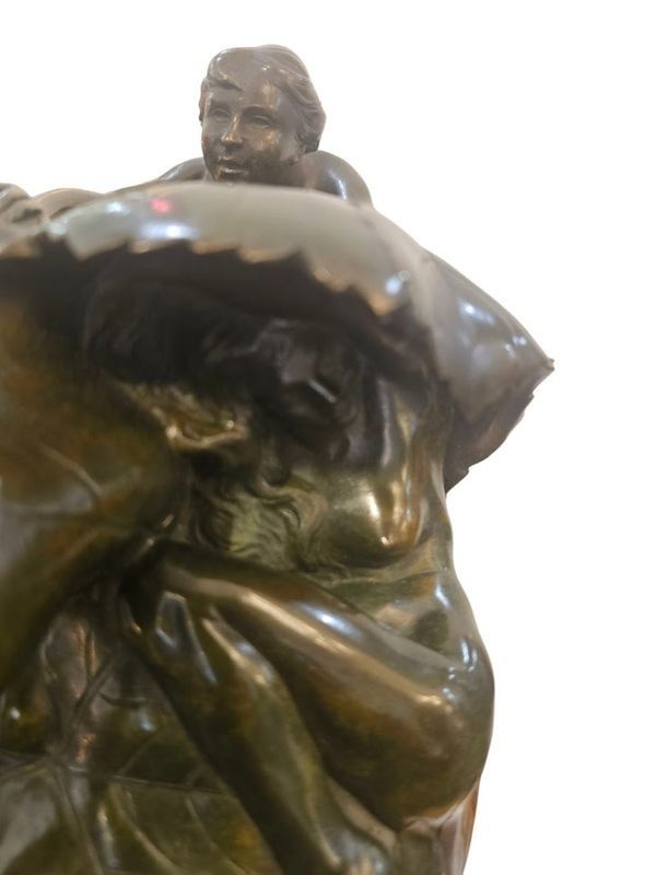 Jean Coulon Bronzeskulptur "Weinblätter Und Nymphen"