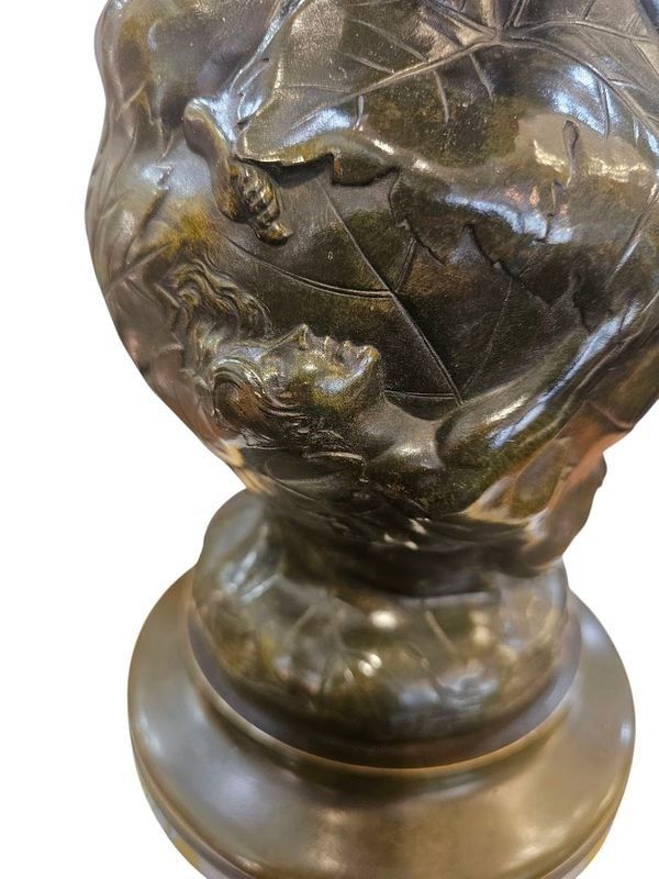 Jean Coulon Bronzeskulptur "Weinblätter Und Nymphen"