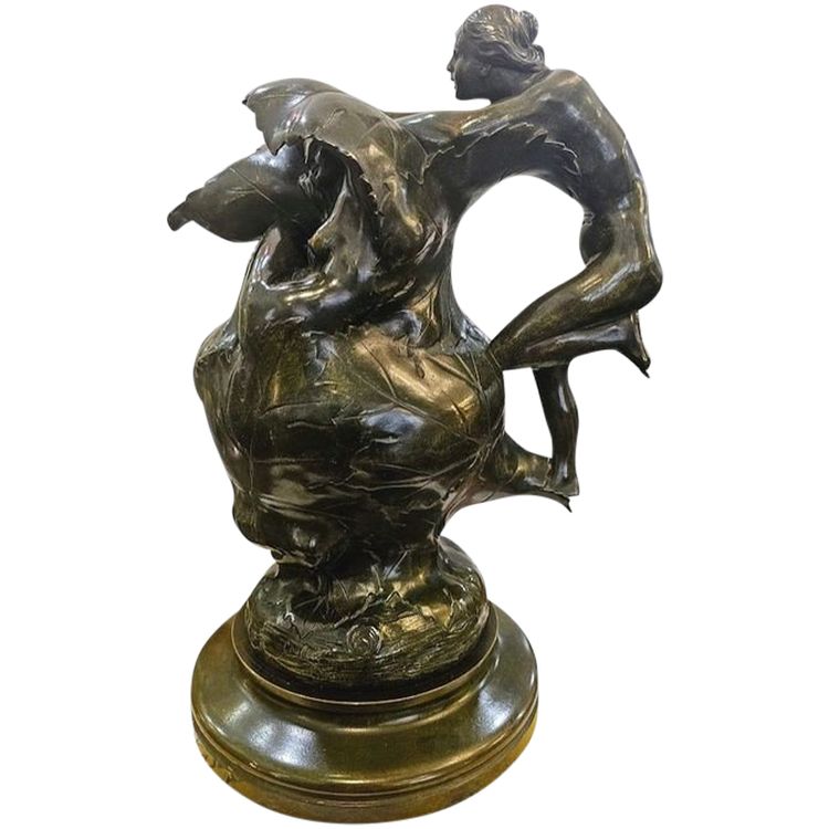 Jean Coulon Bronzeskulptur "Weinblätter Und Nymphen"