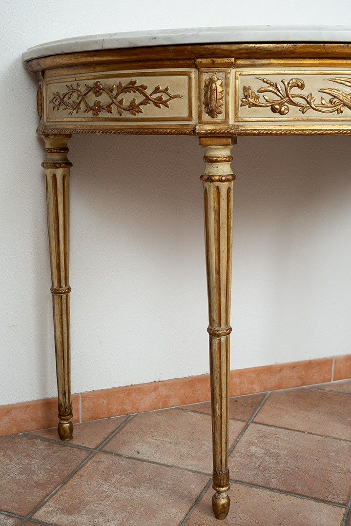 Antike Konsole im Stil Louis XVI Neapel, 19. Jahrhundert.