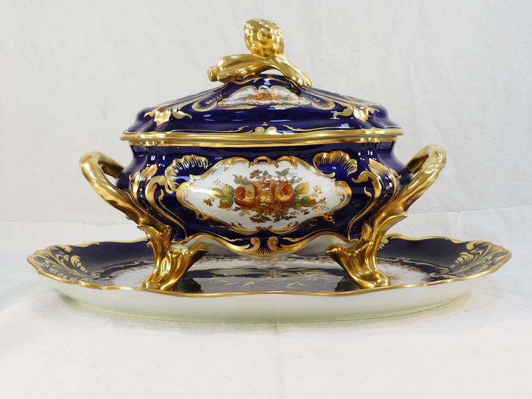 Large Soup tureen and its Presentation Dish in LIMOGES Porcelain