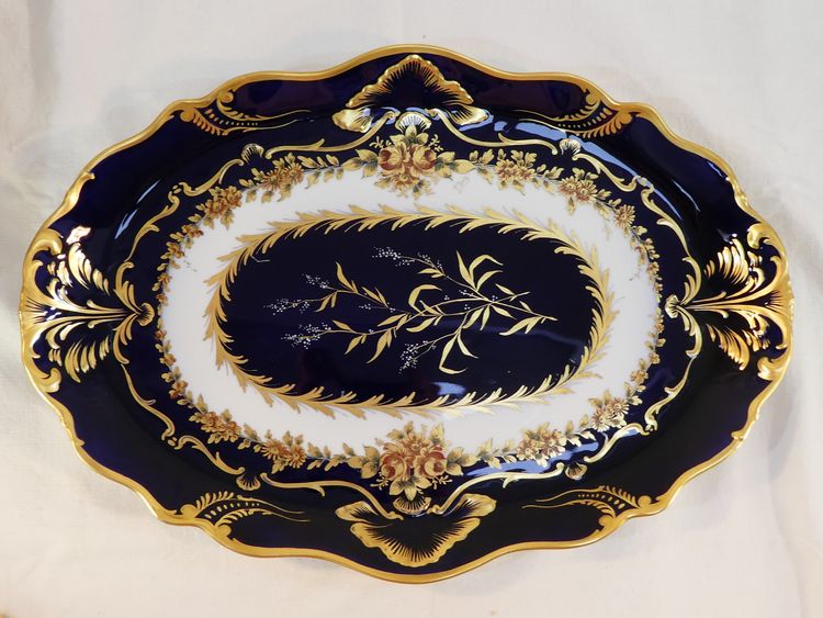 Large Soup tureen and its Presentation Dish in LIMOGES Porcelain
