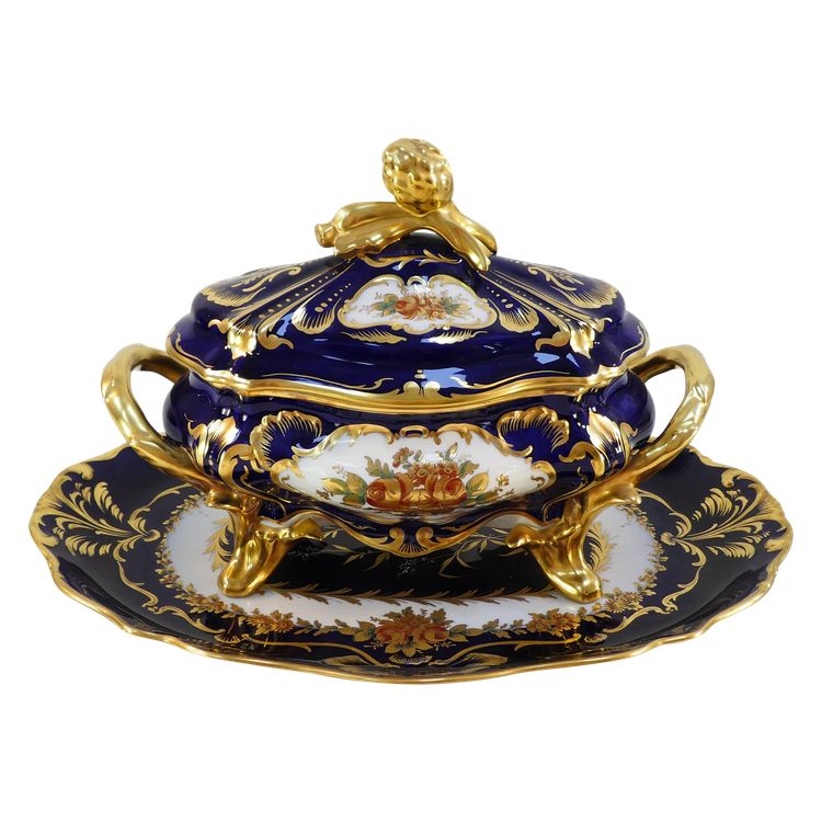 Large Soup tureen and its Presentation Dish in LIMOGES Porcelain