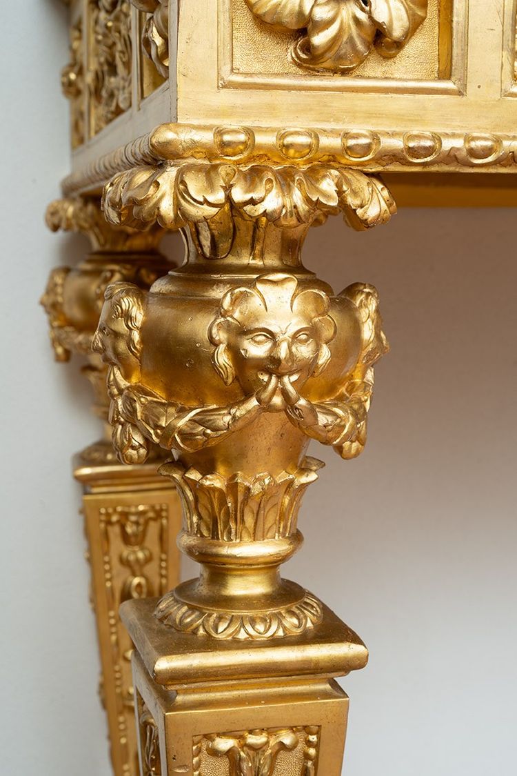 Console napolitaine ancienne Louis XVI en bois doré et sculpté. Époque XVIIIe siècle.