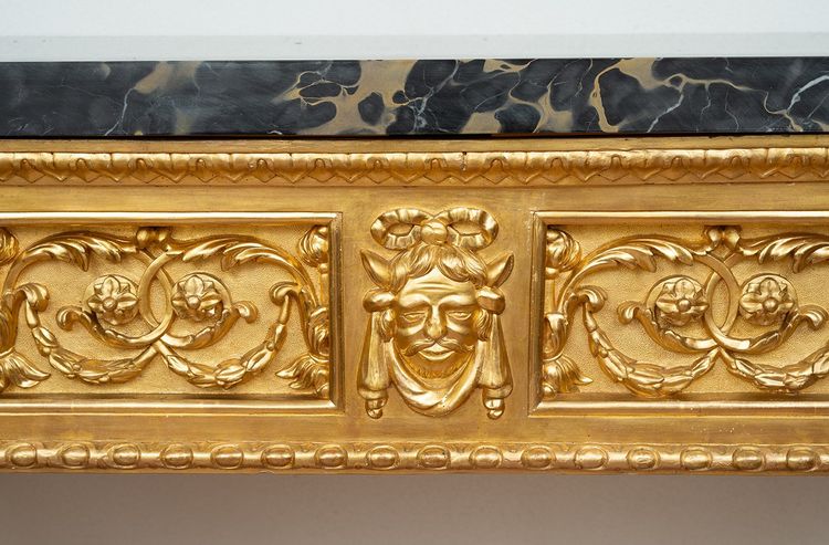 Console napolitaine ancienne Louis XVI en bois doré et sculpté. Époque XVIIIe siècle.