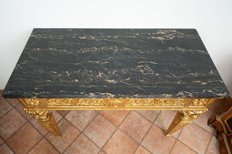 Console napolitaine ancienne Louis XVI en bois doré et sculpté. Époque XVIIIe siècle.