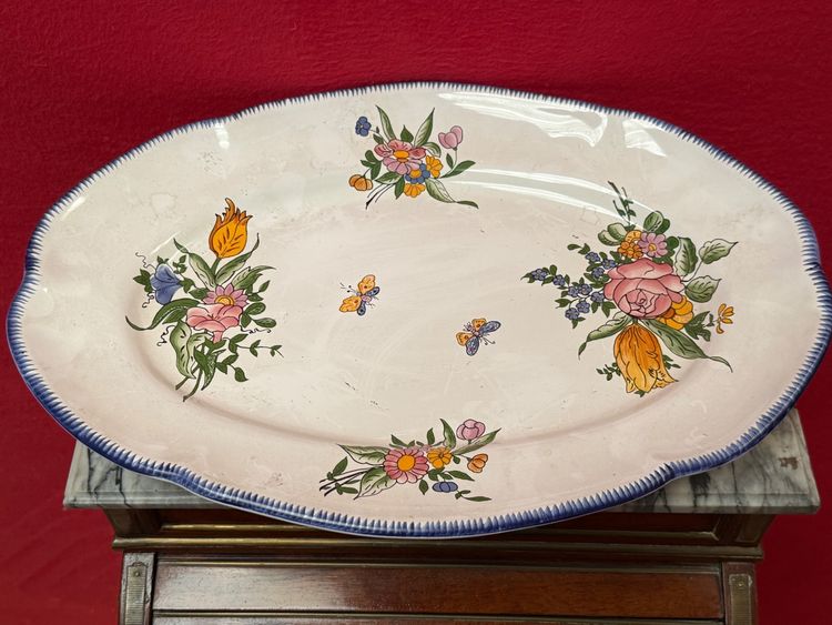 Soup tureen