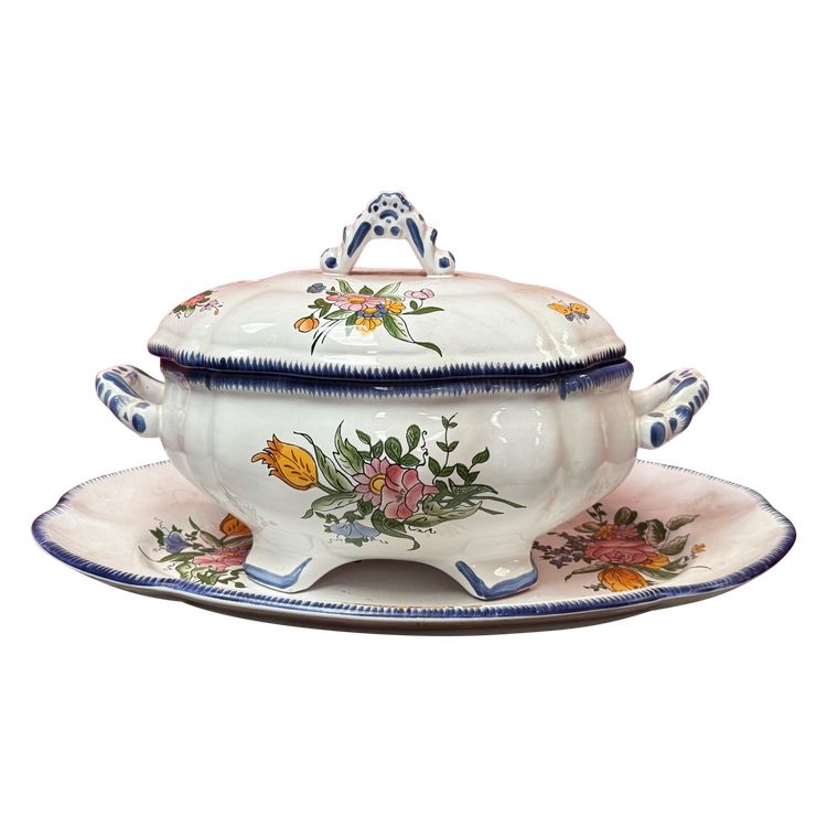 Soup tureen
