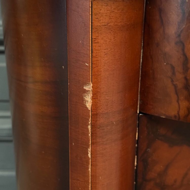 Cassettone in mogano fiammato Art Déco a 5 cassetti