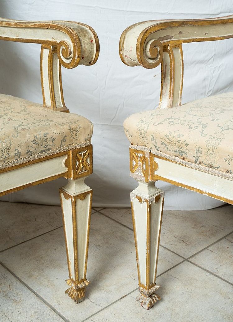 Salon de style Louis XVI en bois laqué et doré, 20siècle