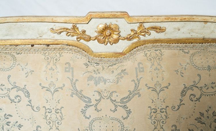 Salon de style Louis XVI en bois laqué et doré, 20siècle