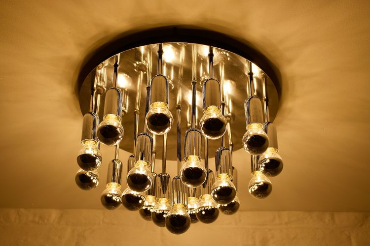 Atomic" Sciolari-style ceiling light.