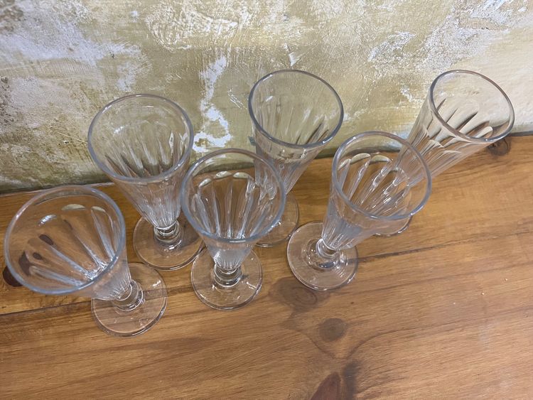 6 Napoleon III cut crystal champagne flutes