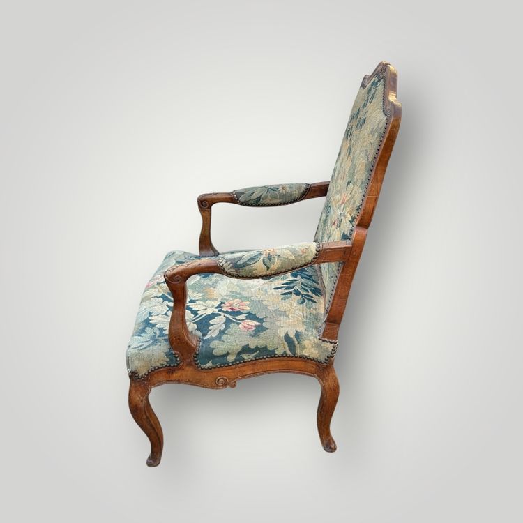 Poltrona in faggio intagliato e modanato di epoca Regency Luigi XV - XVIII secolo