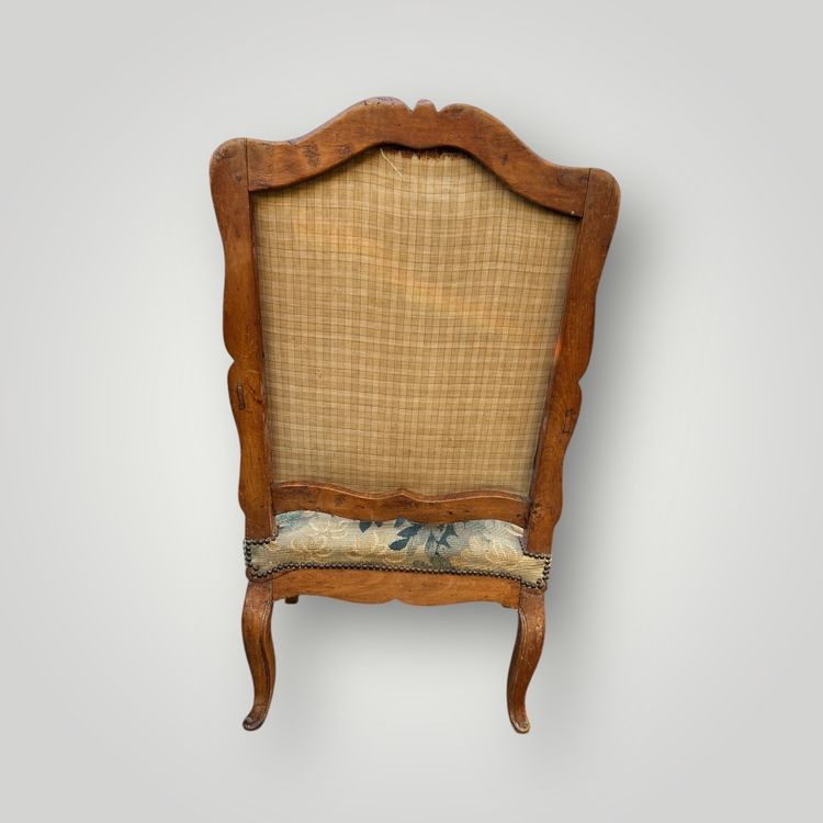 Poltrona in faggio intagliato e modanato di epoca Regency Luigi XV - XVIII secolo