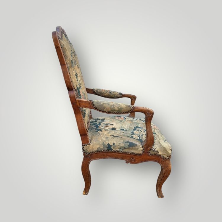 Poltrona in faggio intagliato e modanato di epoca Regency Luigi XV - XVIII secolo