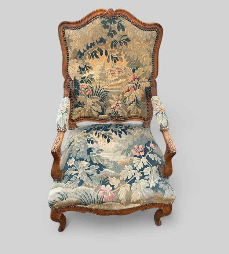 Poltrona in faggio intagliato e modanato di epoca Regency Luigi XV - XVIII secolo