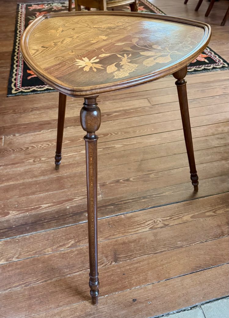 Art Nouveau pedestal table signed Gallé