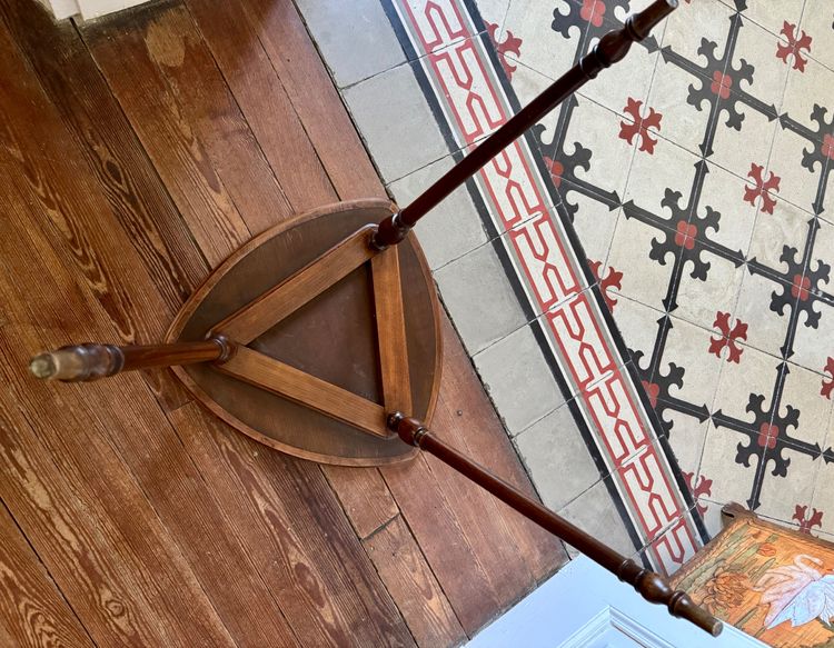Art Nouveau pedestal table signed Gallé