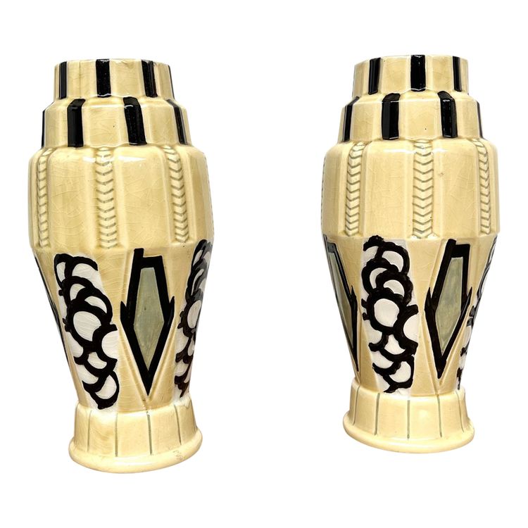 Ein Paar Art Déco-Vasen, signiert Orchies - emaillierte Keramik, Frankreich, ca. 1930