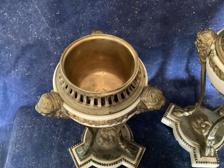 Paar Cassoletten mit Parfümbrenner