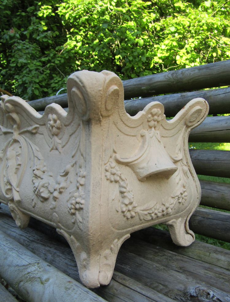 Blumenkasten Aus Gusseisen