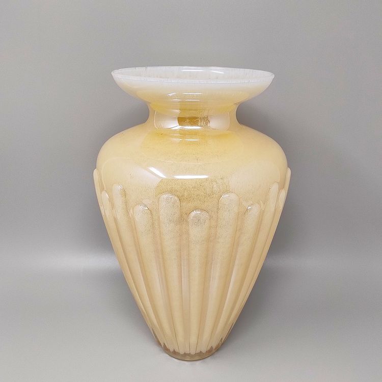 1960er Jahre Erstaunliche beige Vase von Michielotto. Hergestellt in Italien