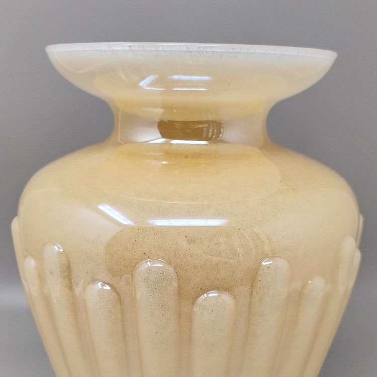 1960er Jahre Erstaunliche beige Vase von Michielotto. Hergestellt in Italien