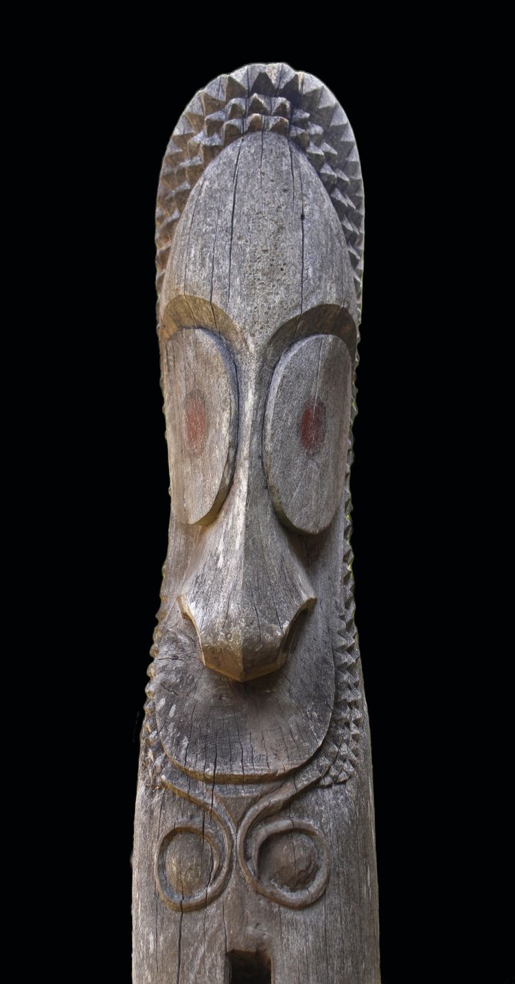 Slotted drum, Traditional Oceanian Instrument, Tribal Art, Pacific sculpture, 235 cm