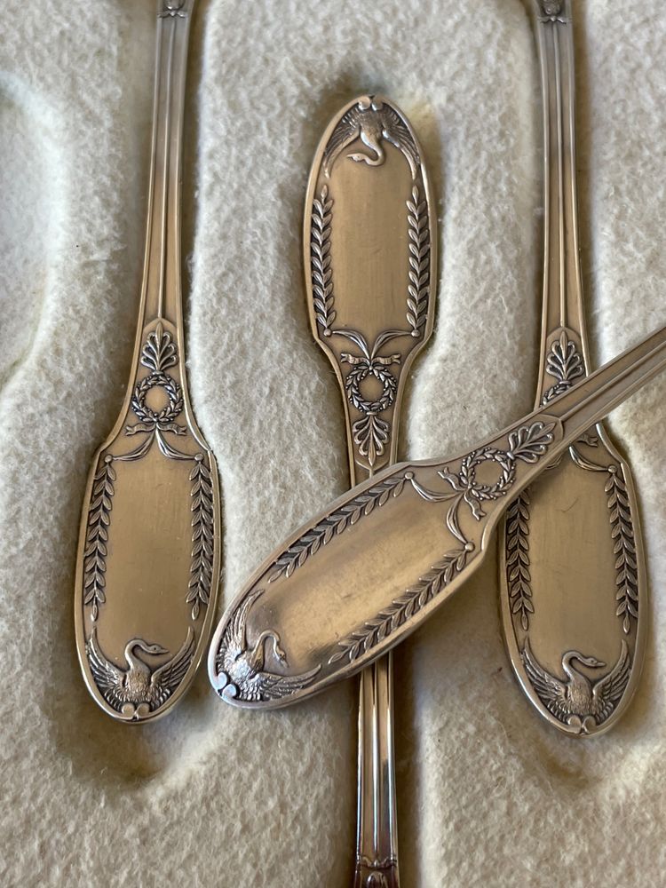 12 ice-cream scoops.