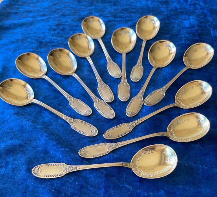 12 ice-cream scoops.