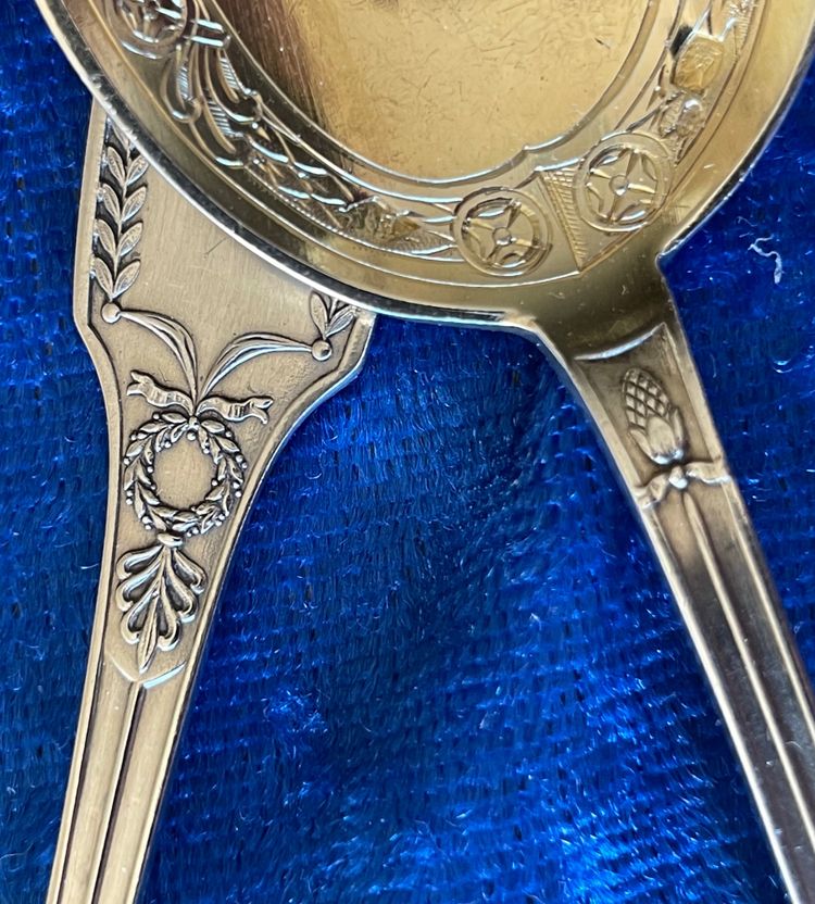 12 ice-cream scoops.