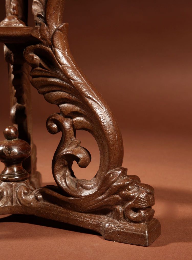 Di interesse per la farmacia: un rarissimo e grandissimo mortaio in bronzo.