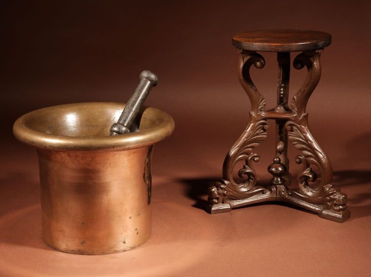 Di interesse per la farmacia: un rarissimo e grandissimo mortaio in bronzo.