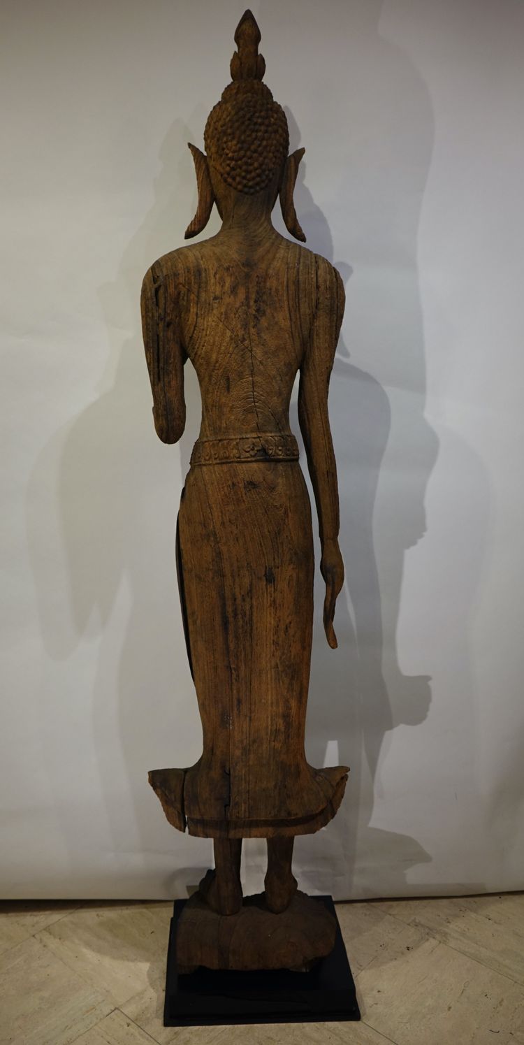 Très grand Bouddha en bois, Laos, 17e s.