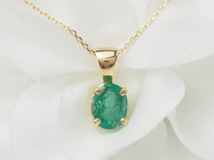 Solitärhalskette aus Gelbgold und Smaragd