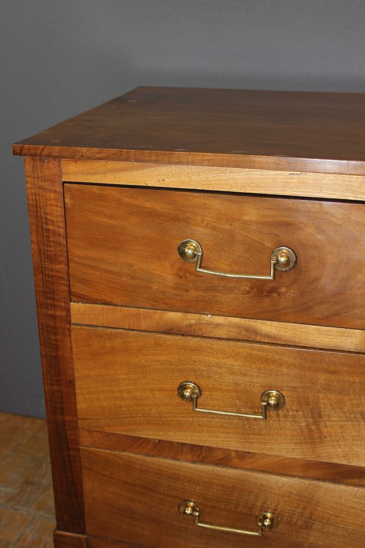 Directoire walnut chest of drawers, early 19th century