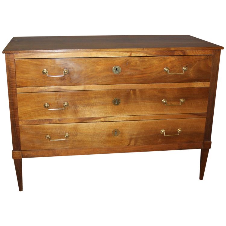 Directoire walnut chest of drawers, early 19th century