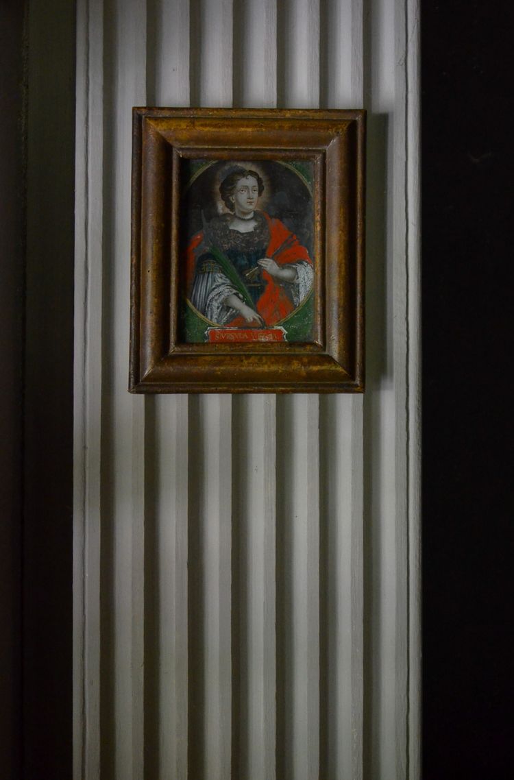 Peinture sur verre représentant Sainte Ursule 