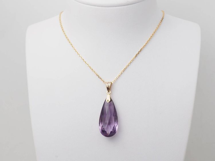 Anhänger aus Gelbgold und Amethyst-Briolette