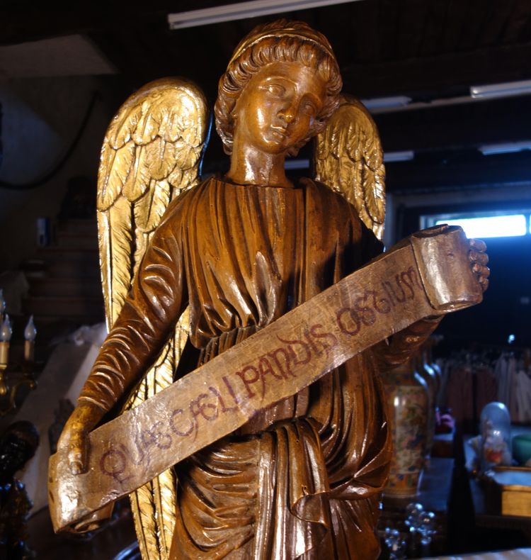 Large pair of gilded solid wood angels, 18th century