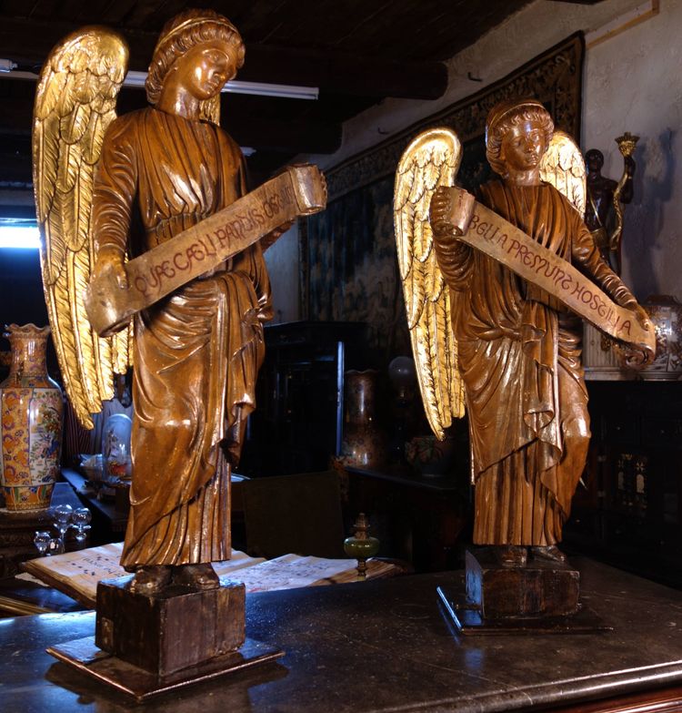 Large pair of gilded solid wood angels, 18th century