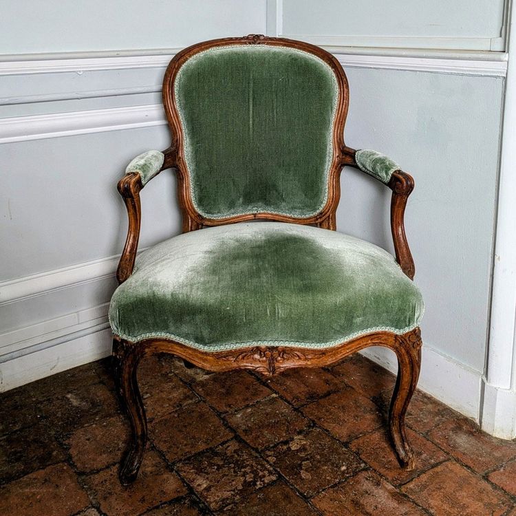 Louis Delanois, Meister 1761 - Cabrioletsessel - Buche natur und Seidensamt