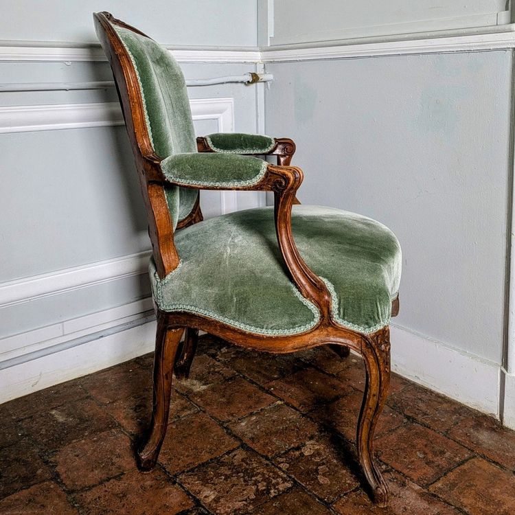 Louis Delanois, Meister 1761 - Cabrioletsessel - Buche natur und Seidensamt