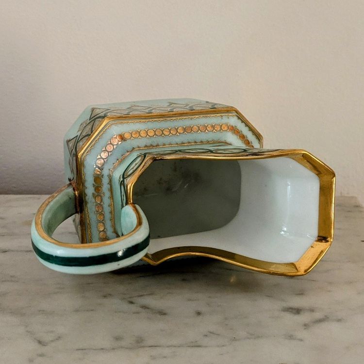 Paris, Restoration period - porcelain milk jug - troubadour, à la cathédrale