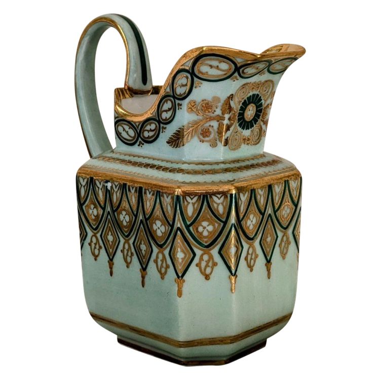 Paris, Restoration period - porcelain milk jug - troubadour, à la cathédrale