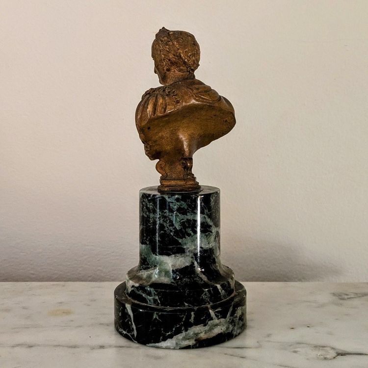 Italia, 1700 circa - busto in bronzo dorato di un imperatore romano - base verde mare