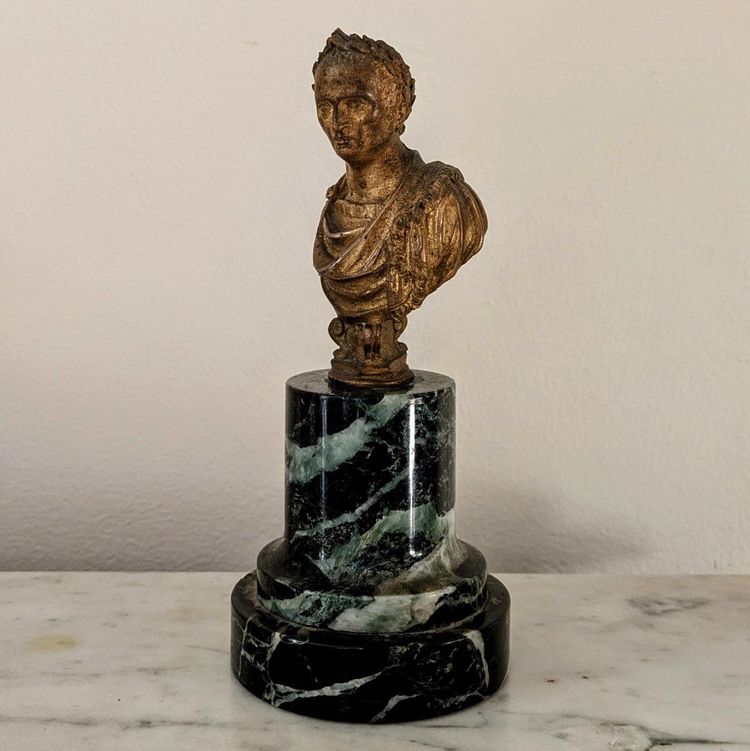 Italia, 1700 circa - busto in bronzo dorato di un imperatore romano - base verde mare