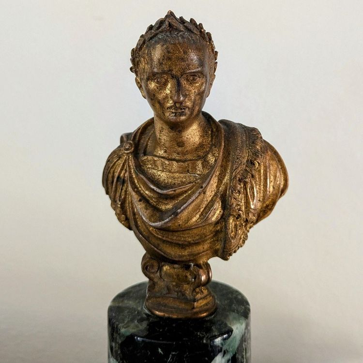 Italia, 1700 circa - busto in bronzo dorato di un imperatore romano - base verde mare