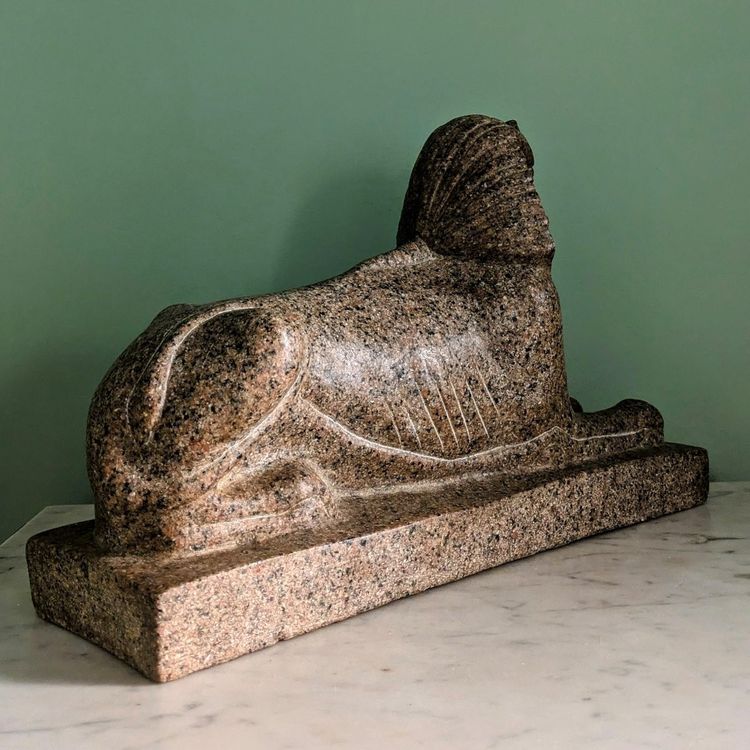 Egyptomanie - Important ancient Egyptian sphinx - Aswan granite style